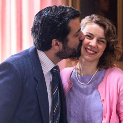 Οι ζωές όλων αλλάζουν Στο Σπίτι Δίπλα στο Ποτάμι με έναν εκβιασμό, έναν γάμο & μία διπλή εγκυμοσύνη