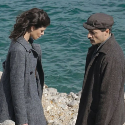 Με κάθε κόστος η Τζένη Καζάκου κρύβει το μεγάλο της μυστικό στον Άγιο Έρωτα, αλλά προδίδεται