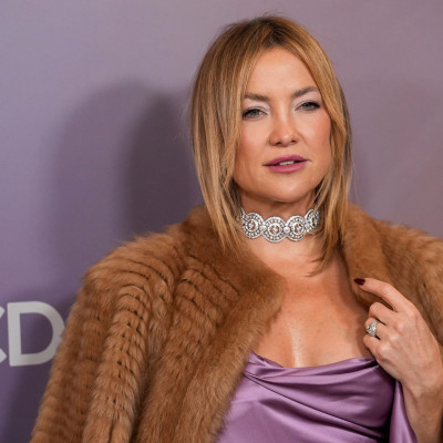 Η Kate Hudson έκανε το πιο λιλά μακιγιάζ και έγινε το επόμενο makeup inspo μας