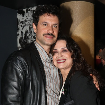 Η Mαρία Τζομπανάκη αγκαλιά με τον Ορφέα Αυγουστίδη είναι η πιο τρυφερή εικόνα που θα δεις σήμερα