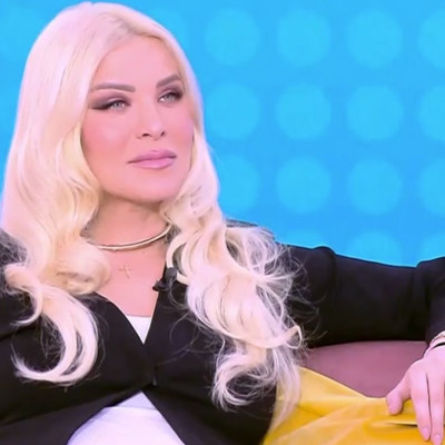 Όταν η μητρότητα μπαίνει ανάμεσα στο ζευγάρι: Η εξομολόγηση της 5’ Minute Mum στην Καινούργιου