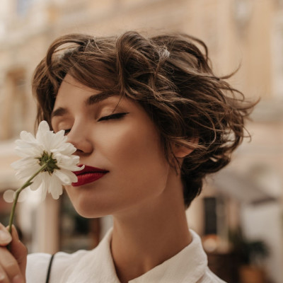 9 «ευγενικές» συνήθειες στο κομμωτήριο που στην πραγματικότητα ενοχλούν τους κομμωτές