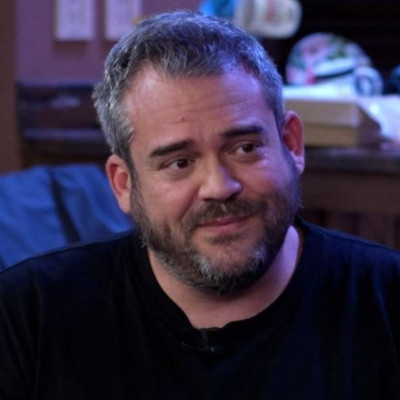 «Νιώθω ευλογημένος για τη σχέση μας»: Ο Πυγμαλίων Δαδακαρίδης μίλησε για την απώλεια των γονιών του