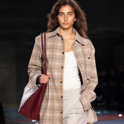 Τα καρό πουκάμισα είναι το must item για cool outfits το Σαββατοκύριακο