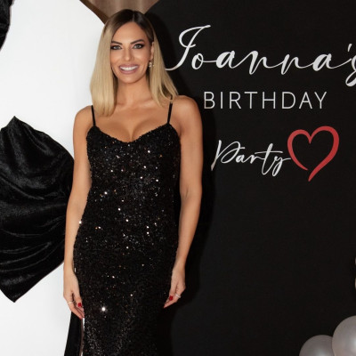 Η Ιωάννα Μαλέσκου γιόρτασε τα γενέθλιά της με ένα ρομαντικό πάρτυ & την οικογένεια της