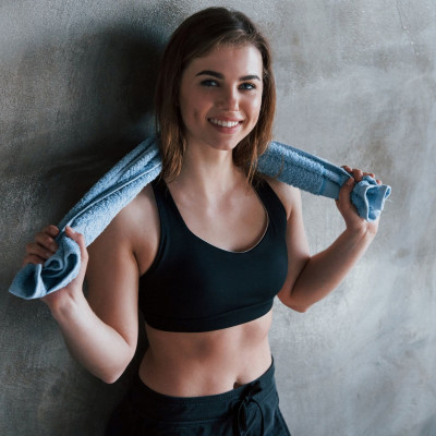 Ξέχνα τα παραδοσιακά sit-ups: Η άσκηση «κλειδί» για δυνατό κορμό και σωστή στάση σώματος είναι άλλη