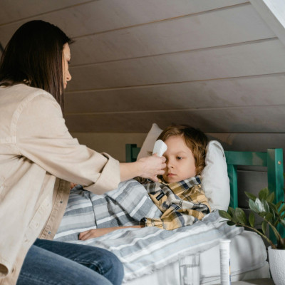 RSV, COVID, γρίπη ή απλό κρύωμα;  Η παιδίατρος εξηγεί πώς θα τα ξεχωρίσεις