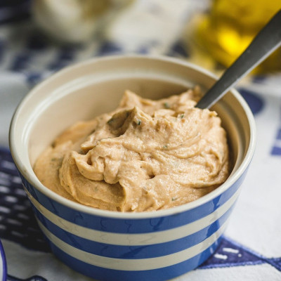 Πώς τα σωστά snacks μπορούν να σε βοηθήσουν να χάσεις βάρος χωρίς να στερηθείς