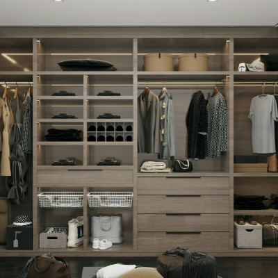 Τι είναι ο κανόνας 90/90; Η απλή μέθοδος που μπορεί να μεταμορφώσει και οργανώσει την ντουλάπα σου