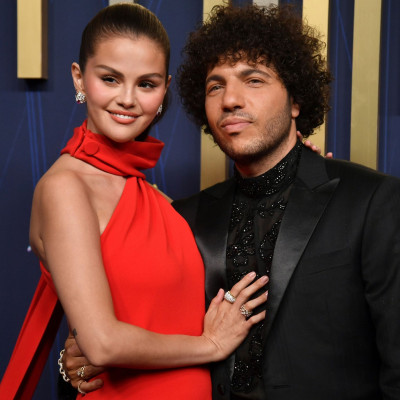 Από τις λερωμένες πατούσες στο πιο γλυκό «σ’ αγαπώ»: Η Selena Gomez υπερασπίστηκε τον Benny Blanco