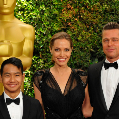 Ενώ ο Brad αποθεώνεται στην Ύδρα, ο Maddox είναι το 4ο παιδί του που διαγράφει το επώνυμο «Pitt»