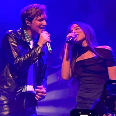 Πήγαμε στο live του Leon of Athens και όταν είπε το «Εδώ» με τη Σάττι, η πόλη σταμάτησε για λίγο