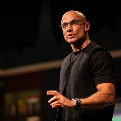 «Ρώτα τον Ψυχολόγο» με τον Μάνο Χατζημαλωνά