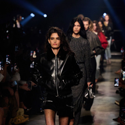 Τα it girls της Isabel Marant για τη συλλογή FW26 ήταν ό,τι πιο cool είδαμε στο Παρίσι