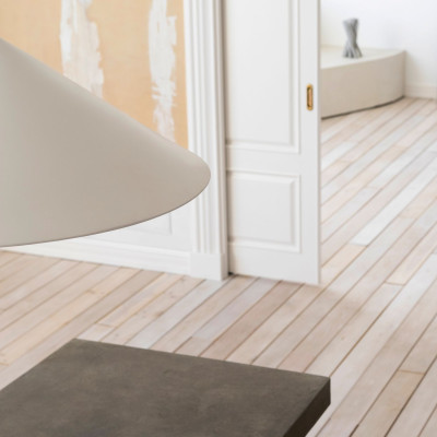 Ο σωστός τρόπος για να καθαρίσεις τα ξύλινα σοβατεπί