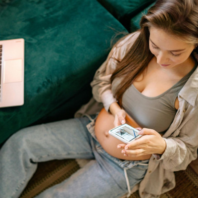 Nιώθεις κι εσύ ότι πρέπει να δείχνεις τέλεια στα social media όταν είσαι έγκυος;