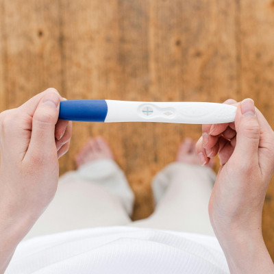 Προσπαθείς να μείνεις έγκυος; Πότε να κάνεις τεστ ωορρηξίας για να αυξήσεις τις πιθανότητες