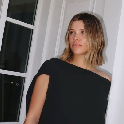 Οι αλλαγές στα μαλλιά της Sofia Richie στην εγκυμοσύνη είναι chic & beauty approved