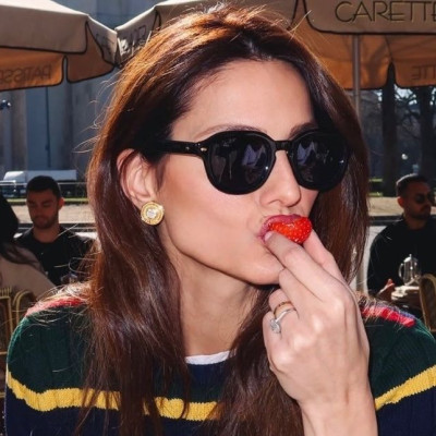 Η Ηλιάνα Παπαγεωργίου με το trend των rosewood lips για χείλη με περισσότερο όγκο