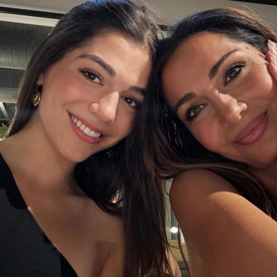 Η Βανδή δεν «χαλάει χατίρι» και μαζί με την Μελίνα μας δείχνει το σαλόνι του νέου της σπιτιού