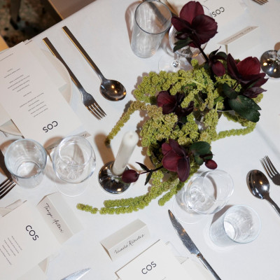 Η COS ανοίγει νέο κατάστημα στην Ερμού στην Αθήνα και ανακοινώνει νέα τοποθεσία στη Θεσσαλονίκη