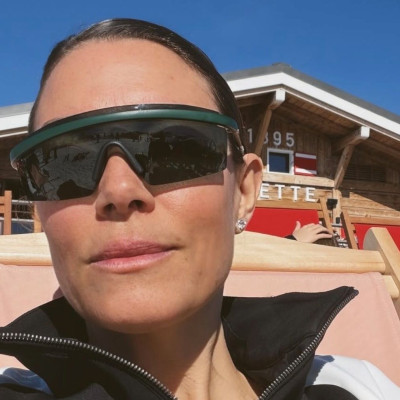 Η Βίκυ Καγιά μοιράζεται μαζί μας τα δύο αγαπημένα της beauty προϊόντα για ένα ski trip