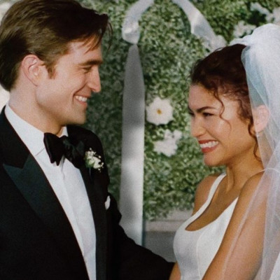 THE DRAMA: Γιατί πρέπει να δεις τη ρομαντική σκοτεινή κομεντί με τους Zendaya & Robert Pattinson