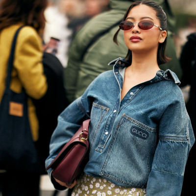 Τα denim πουκάμισα είναι το κομμάτι-κλειδί του layering και θα τα φοράς παντού