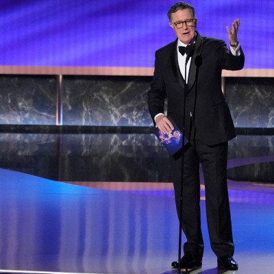 Ο Stephen Colbert αλλάζει καριέρα και το επόμενο βήμα του τον πηγαίνει στον «Lord of the Rings