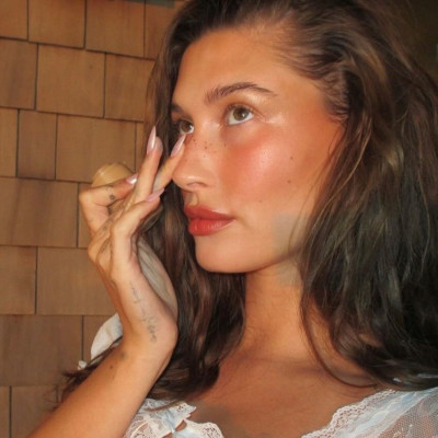 Πώς να κάνεις φακίδες μόνη σου; Όλες οι επιλογές για φυσικό αποτέλεσμα!