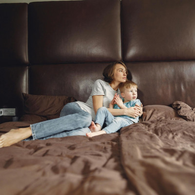 Η ενοχή στην ουσία της δεν είναι εχθρός των γονιών: η Αθηνά Τσέλλου Coach for Growth εξηγεί το γιατί