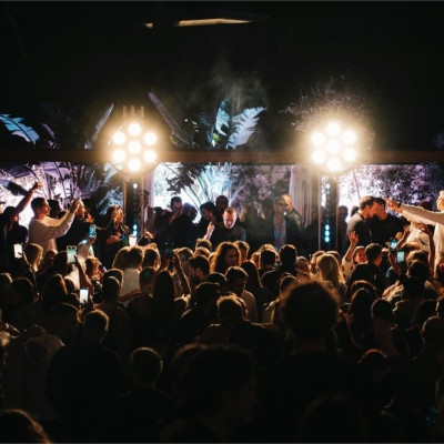 Sunset Series: Μία σειρά από curated events δίνει το ρυθμό του καλοκαιριού στην αθηναϊκή Ριβιέρα