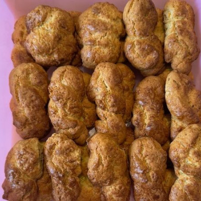 Συνταγή για κουλουράκια Λαμπριάτικα με γεύση σαν να τρως τσουρέκι