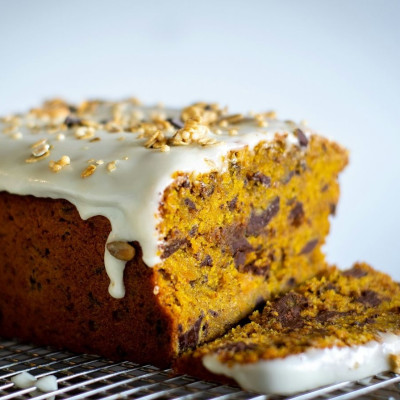 Παγκόσμια Ημέρα Καρότου και δοκιμάζουμε το πιο αρωματικό carrot cake bread που θα λατρέψεις