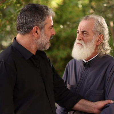 Δύο μαύρα πουκάμισα: Ένα διαφορετικός «Σασμός» στη νέα σειρά με Αεράκη, Μυριαγκό - Μπισμπίκη