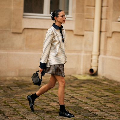 Η polo ριγέ μπλούζα είναι η εύκολη επιλογή που πάντα δείχνει «preppy»