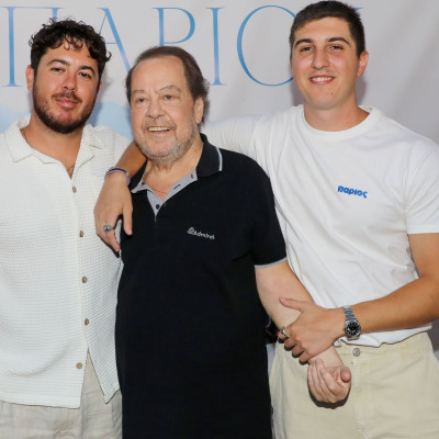 Good Job Nicky: Πώς είναι να μεγαλώνεις ως γιος δύο τόσο διάσημων ανθρώπων