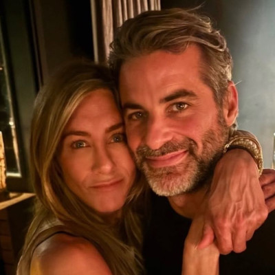Jennifer Aniston: Η σπάνια selfie με τον σύντροφό της Jim Curtis που έκανε το internet να λιώσει