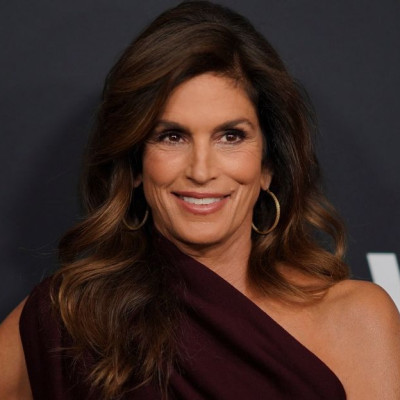 Η Cindy Crawford στα 60 της επιλέγει στην πρωινή ρουτίνα της, ό,τι και εμείς