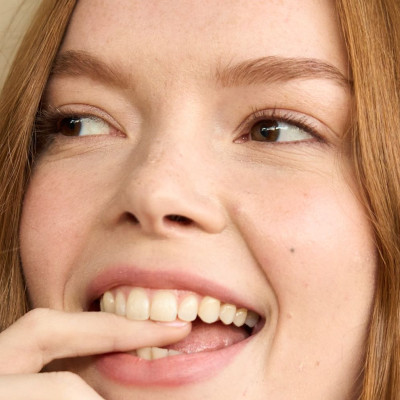 Whisper nails: Η  μίνιμαλ τάση στα νύχια που «φωνάζει» old money