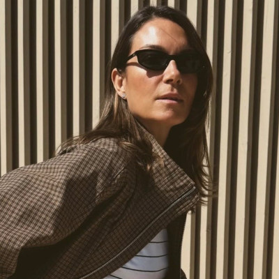 Η Βίκυ Καγιά με rolling ends το πιο κομψό hairstyle της χρονιάς για μεσαίου μήκους μαλλιά