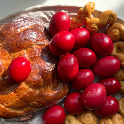 4 ελληνικά πασχαλινά γλυκά που θα σε «ταξιδέψουν» από νησί σε νησί