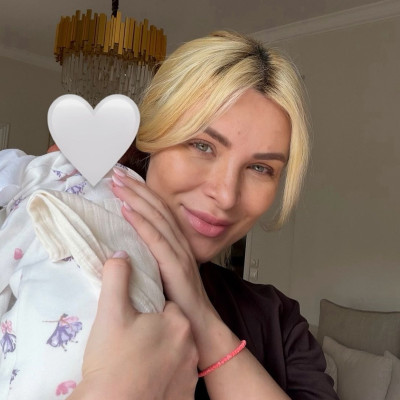 Γιατί η Κατερίνα Καινούργιου αποφάσισε να απαντήσει στους haters για τη φωτογραφία με την κόρη της;