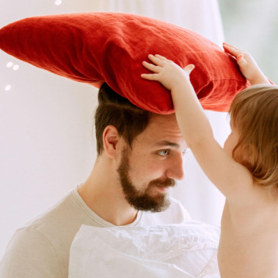 6 ύπουλα σημάδια κατάθλιψης στους μπαμπάδες που οι ειδικοί λένε ότι συχνά περνούν απαρατήρητα