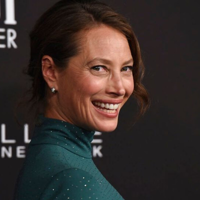 Ρωτήσαμε την make up expert: «Στόχος δεν είναι η κάλυψη των ρυτίδων, αλλά η σωστή επιλογή προϊόντων»