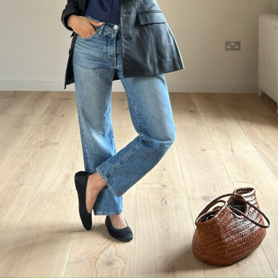 Είναι πάλι τάση τα cropped flare pants; Έτσι θα τα φορέσεις το 2026 χωρίς να δείχνουν παλιομοδίτικα