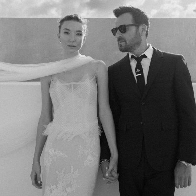 O Justin Theroux έγινε μπαμπάς για πρώτη φορά και η Jennifer Aniston αντέδρασε διακριτικά