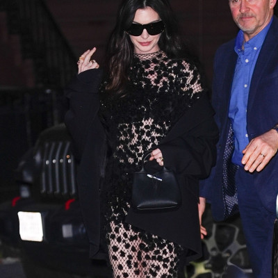 Η Calvin Klein έντυσε την Anne Hathaway για το listening party και το Q&A event του «Mother Mary»