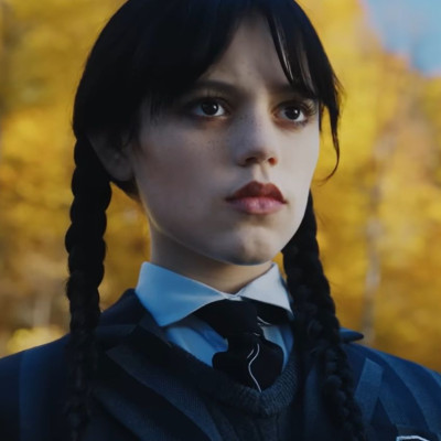 Wednesday Season 3: Η Wednesday βγαίνει από το Nevermore, με το Παρίσι να είναι μόνο η αρχή