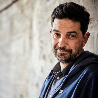 Ο Tiago Rodrigues επιστρέφει στη Στέγη (07-12.05.2026 І Κεντρική Σκηνή)
